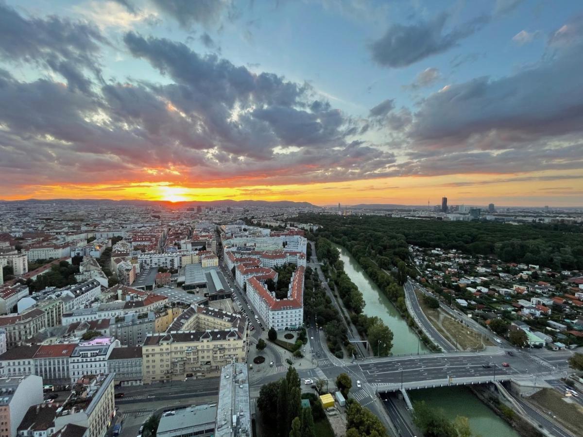 Triiiple Level 31 - Sonnenwohnen Apartment Mit Fantastischem Ausblick Und Parkplatz Виена Екстериор снимка