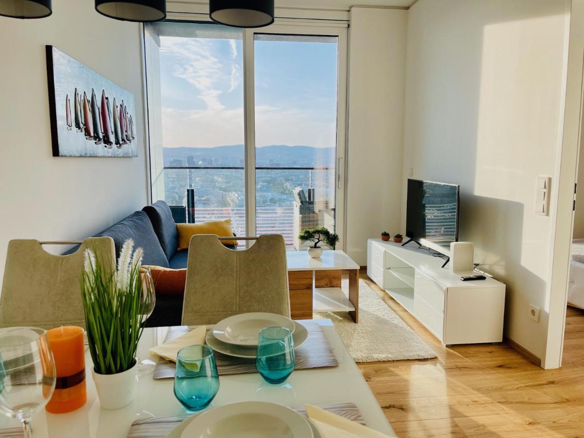 Triiiple Level 31 - Sonnenwohnen Apartment Mit Fantastischem Ausblick Und Parkplatz Виена Екстериор снимка